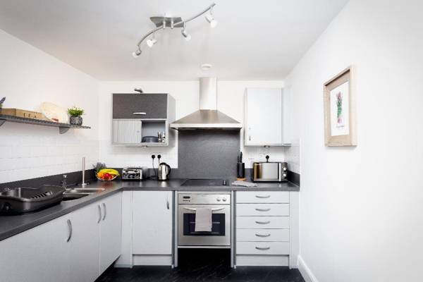 Absolute Stays At The Qube