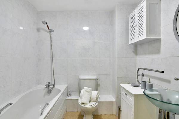 Xclusive Living Stay in City Centre The Qube