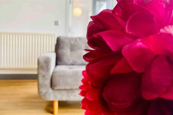 Nr Bullring Birmingham City with Balcony & Parking