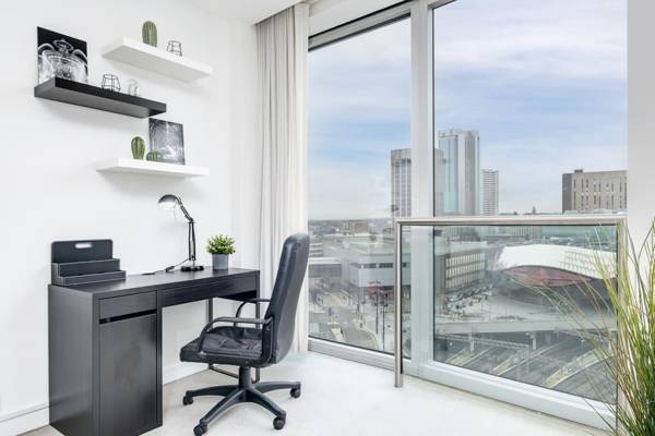 Workspace - Grand Plaza*****Iconic City Views