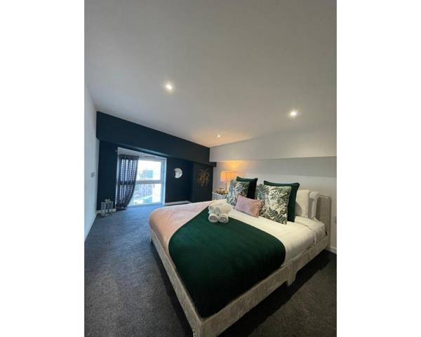 Masshouse Penthouse by JLJ Apartments