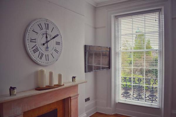 Apartment 4 Hamilton Square