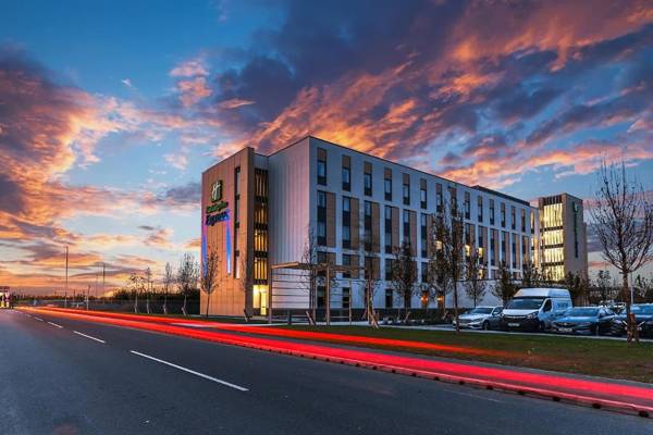 Holiday Inn Express - Bicester an IHG Hotel