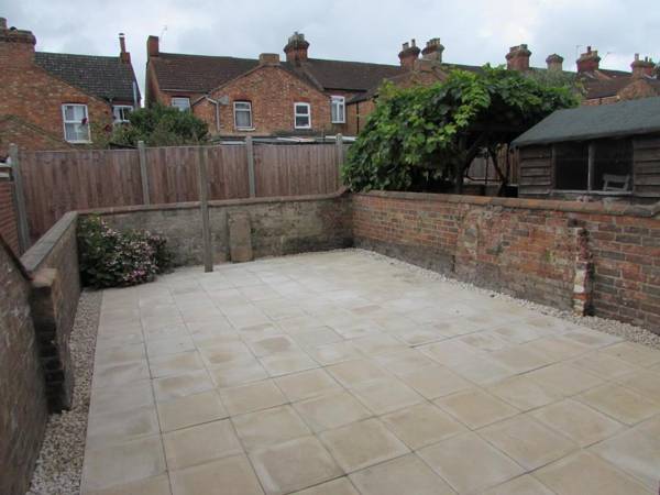 The Salisbury I Self-contained Large Executive House with Great Living Space & Courtyard