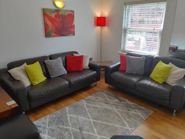 The Bath House Apartments - Free 1st breakfast - FREE parking