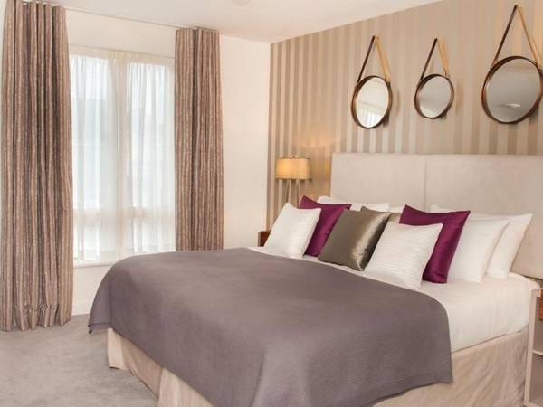 Henge House Sarsen Apartment