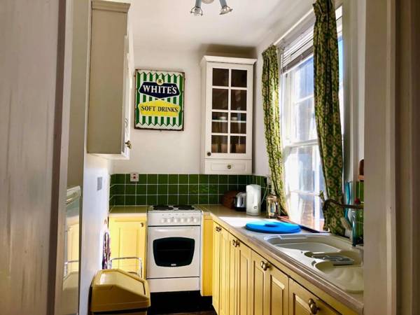 Dressmakers Salon - Unique 3 Bedroom in Gothic Villa