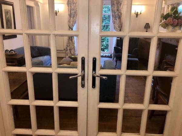 Grand Garden Apartment in Gothic Victorian Villa