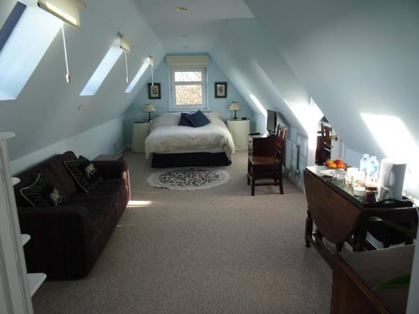 The Newnham White House