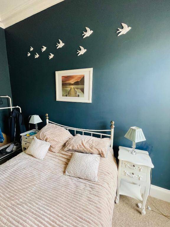 Charming 2-Bedroom Apartment Located in Ayr