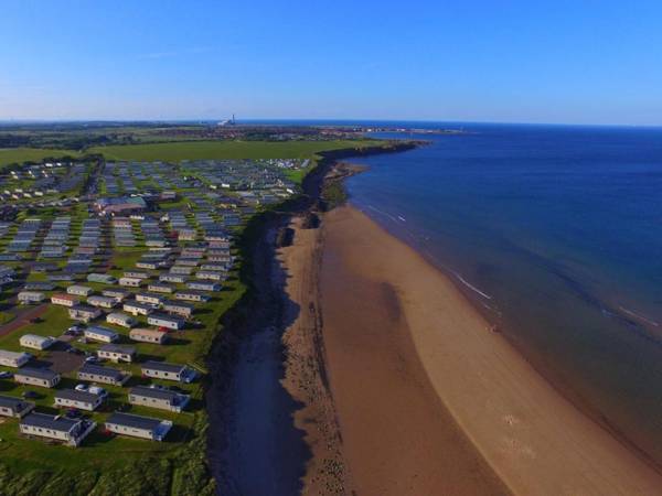 Amazing and Huge Private 8 Berth Caravan on Coast