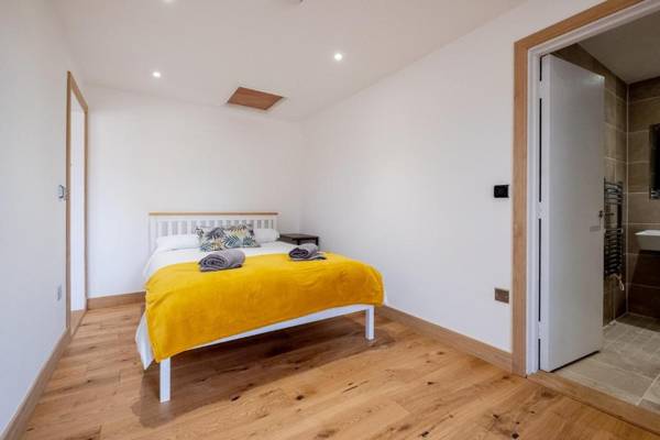 Maple – Three Tuns Apartments