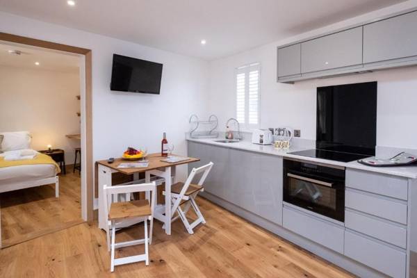 Weeping Willow – Three Tuns Apartments Pettistree