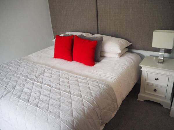 High Hedges Apartment C