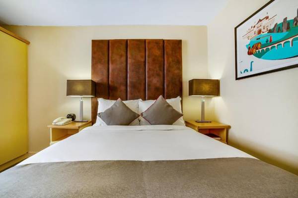 OYO Flagship Brentwood