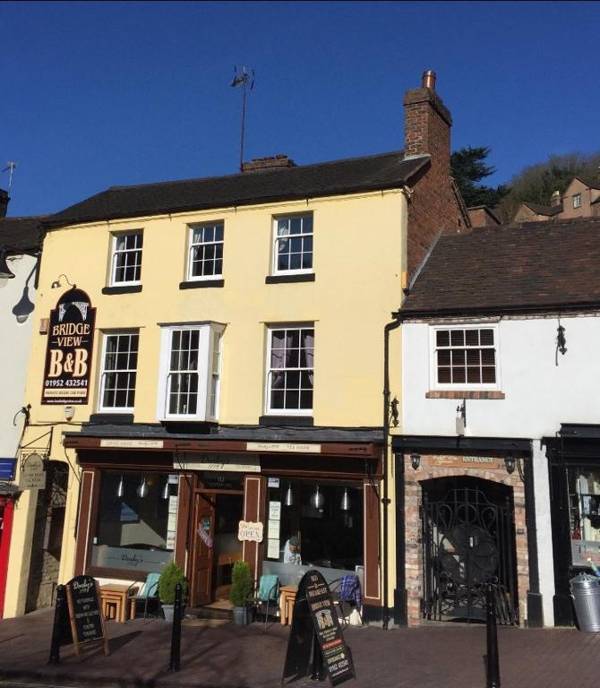 Bridge View Guest House