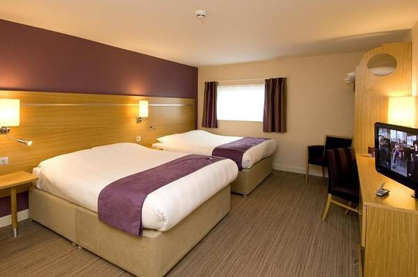 Premier Inn Manchester Airport Runger Lane South