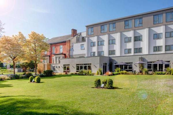 Best Western Plus Pinewood Manchester Airport-Wilmslow Hotel