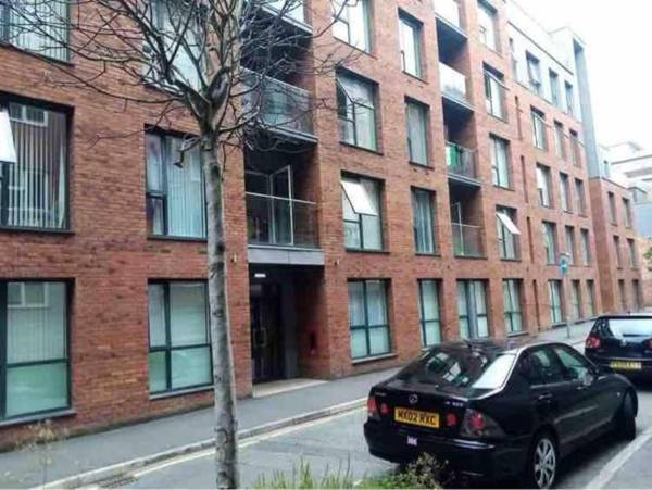 Stylish 2-Bed Apartment in Manchester City Center