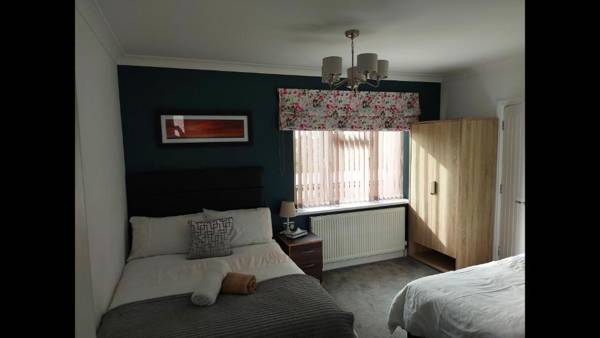 Room in Guest room - Family room with private bathroom