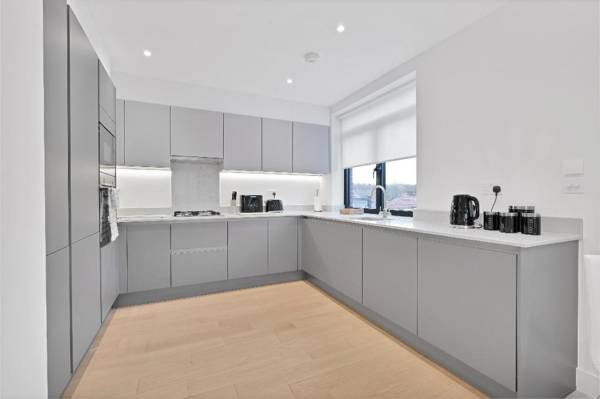 Belmore 1 Bedroom Luxury Apts. in Stanmore- 10