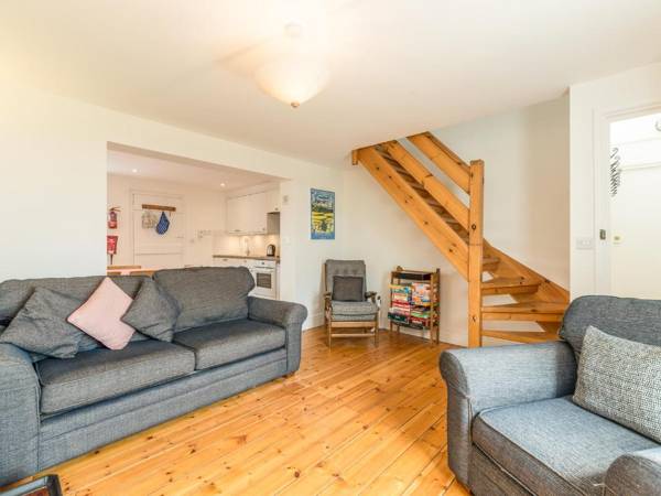 3B Coastguard Cottages