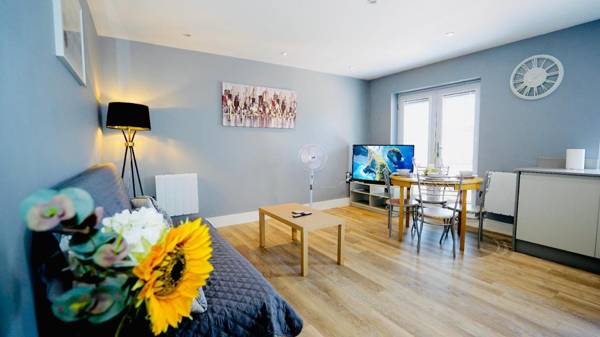 Cosy Apt*Free Parking Close To Heathrow & Windsor