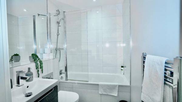 Cosy Apt*Free Parking Close To Heathrow & Windsor