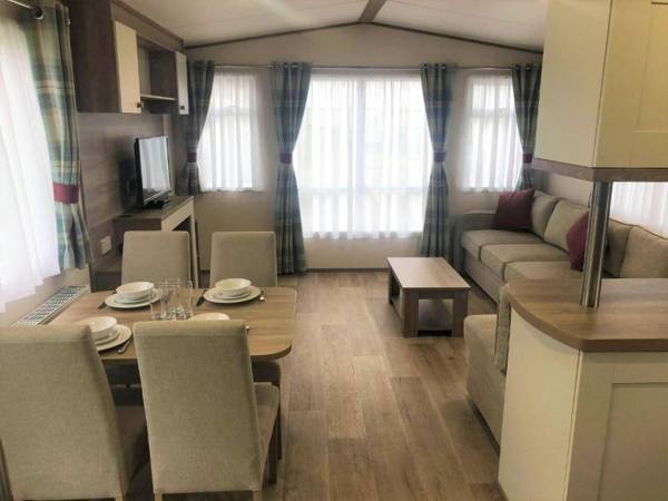 Oak Prestige Holiday Home