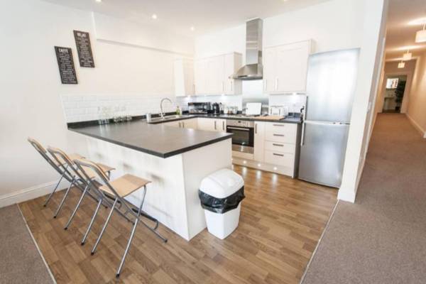 The Broadmead Forest - Spacious City Centre 3BDR Apartment