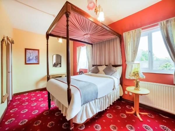 OYO The Royal Hotel