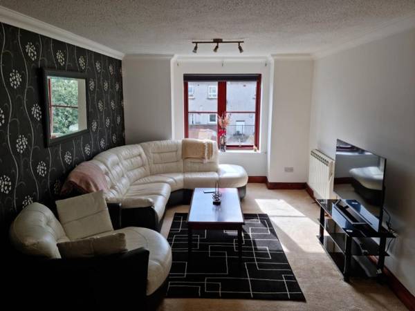 Superb 2 Bedroom Flat Tillicoultry