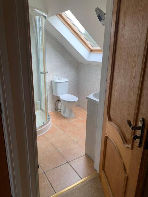 Captivating 4-Bed House in west Wales UK