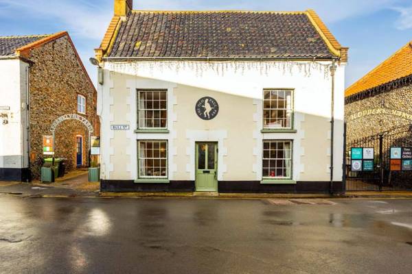 The Old Paul Pry - Norfolk Holiday Properties