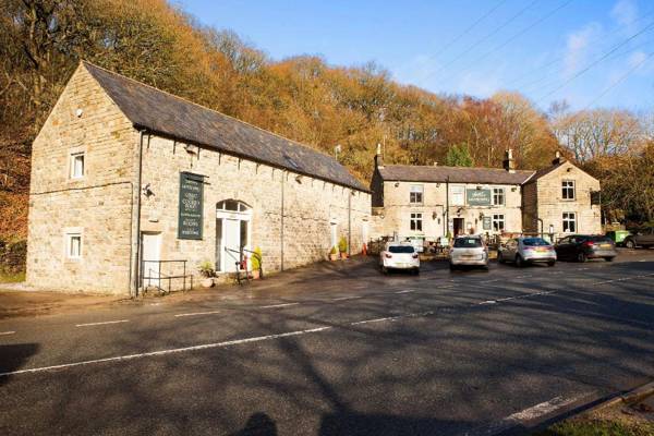 OYO Ladybower Inn