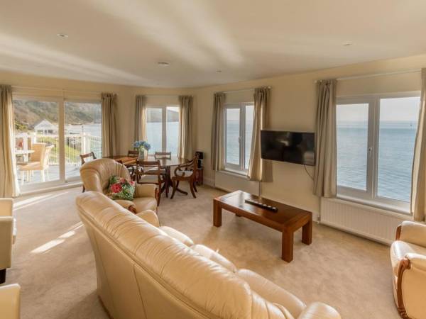 Observation Apartment On The Beach