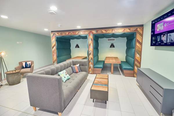 Destiny Student - Meadow Court