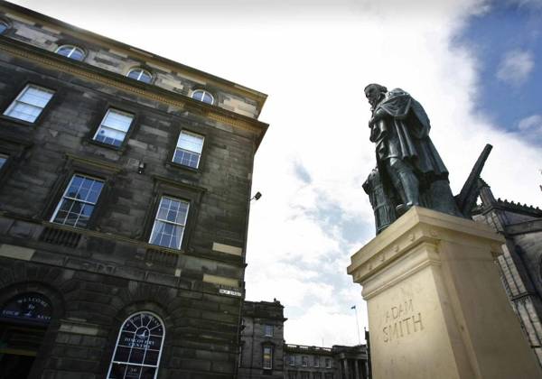 Parliament Sq (apt 10 ) Royal Mile