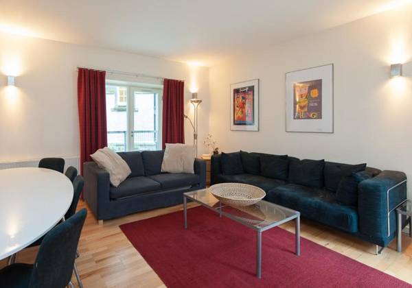 Edmonstone Suite Old Town