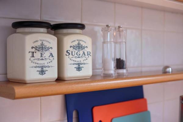 South Learmonth Gardens Apartment