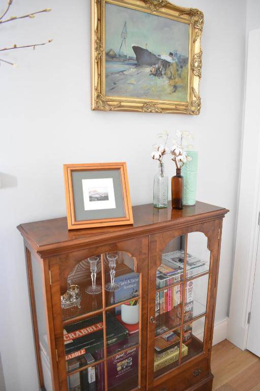 Bernard St - Bright and spacious 1 bed apartment at the Shore!