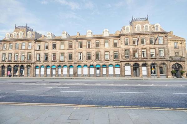 Sonder Royal Garden Apartments