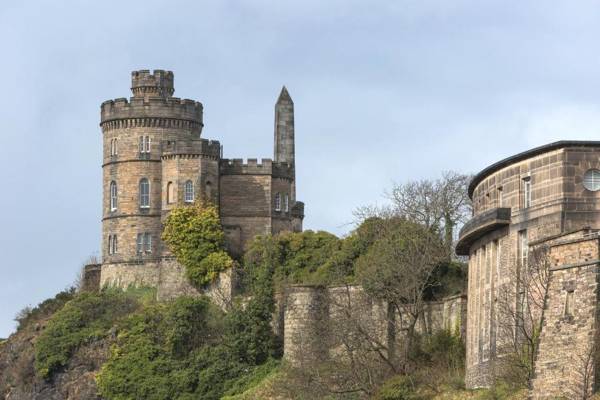 393 Old Tolbooth Wynd Apartment 3