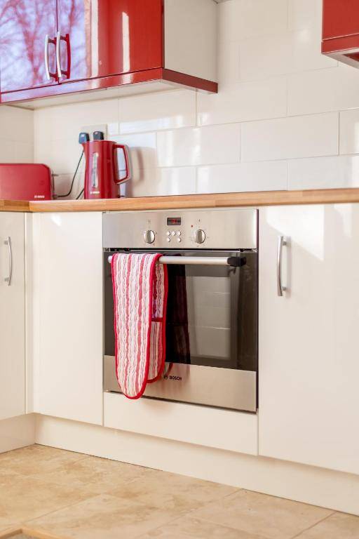 409 Boat Green Apartment