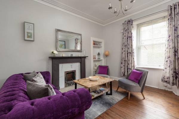 412 Lovely 2 bedroom apartment in Abbeyhill Colonies near Holyrood Park and Calton Hill