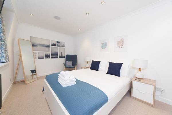 Queensferry Street Lane - Fantastic 2 BR City Centre Mews House with free secure parking!