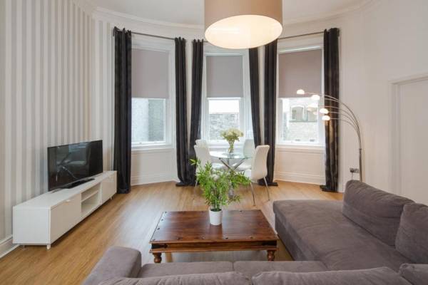 Edinburgh Castle Apartments