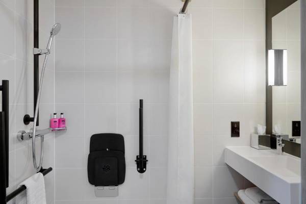 Moxy Edinburgh Fountainbridge