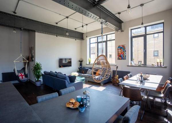 Luxury Manhattan loft-style apartment near Edinburgh city centre