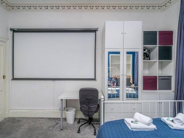 Workspace - Pass the Keys Renovated 2 Beds flat near City Centre and Meadows